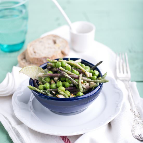 Salad with hop shoots