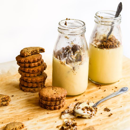 Zabaglione with pistacho crumble