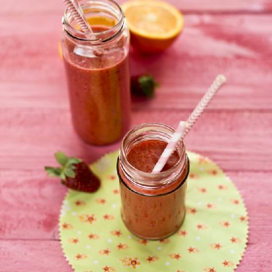 Smoothie with Strawberry and Kiwi