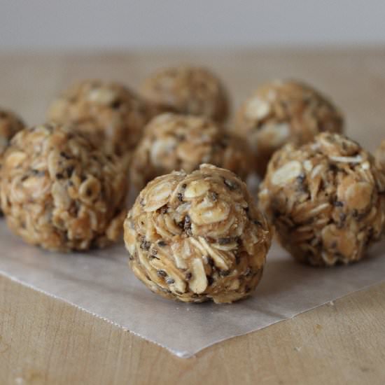 Peanut Butter Granola Bites