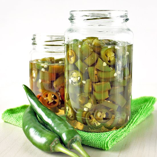 Green chili pickle