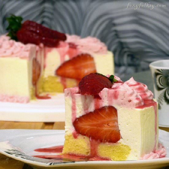 Strawberries & Cream Cake