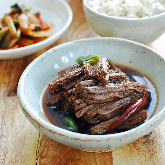 Jangjorim (Soy Braised Beef)