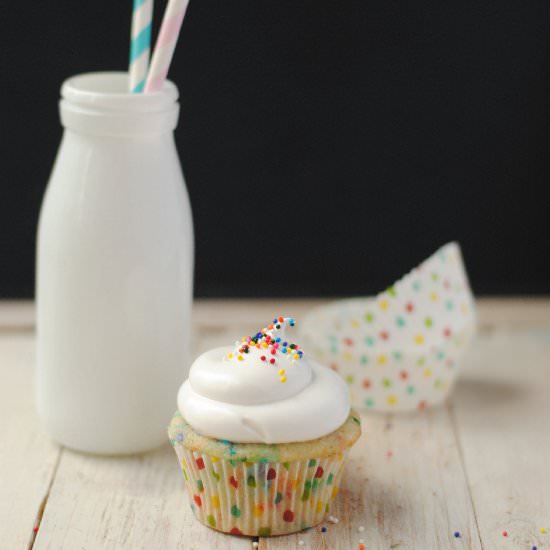 Funfetti cupcakes marshmallow icing