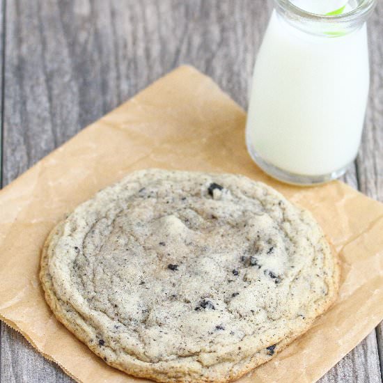 Giant Cookies and Cream Cookie
