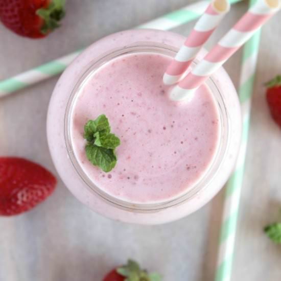 Healthy Homemade Strawberry Milk