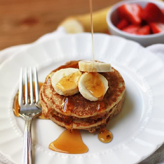 Banana Oatmeal Pancakes