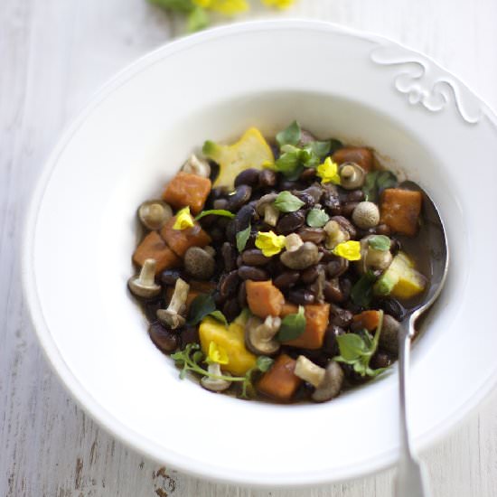 Vegetable Stew with Black Soybeans
