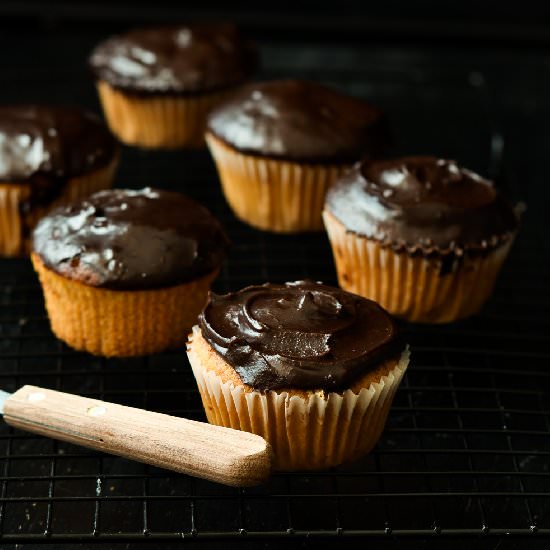 Vegan Kirsch choc-nut cupcakes