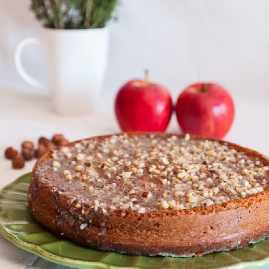 Apple, Cinnamon and Yogurt Cake