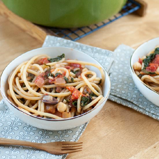 Kalamata Pasta w/ Chickpeas & Kale