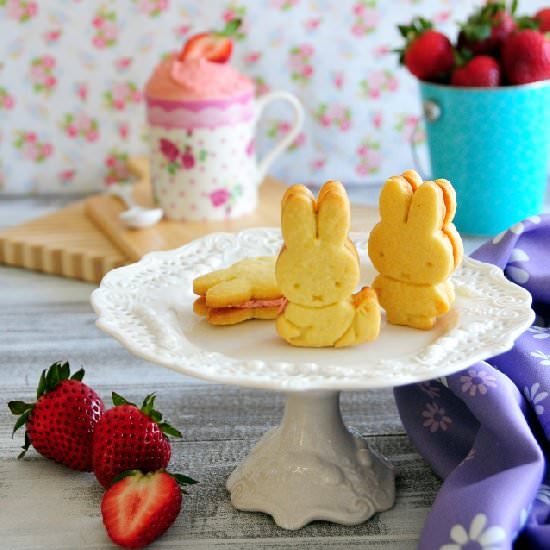 Lemon and Strawberry Cream Cookies