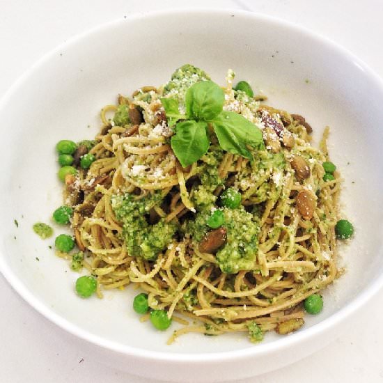 Vegan Creamy Pesto Pasta