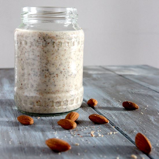 Banana, Almond, & Chia Smoothie