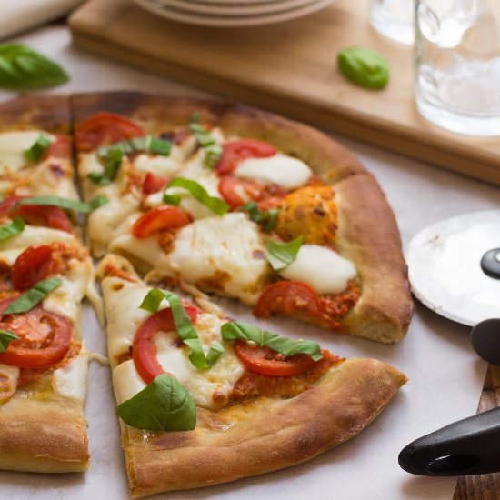 Easy Margherita Pizza