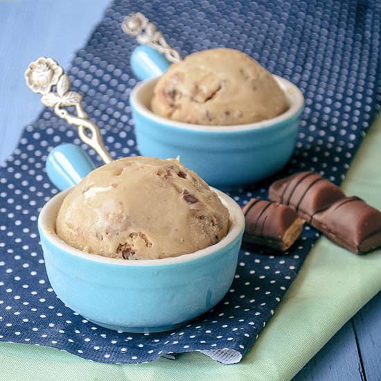 Kinder Bueno Ice Cream