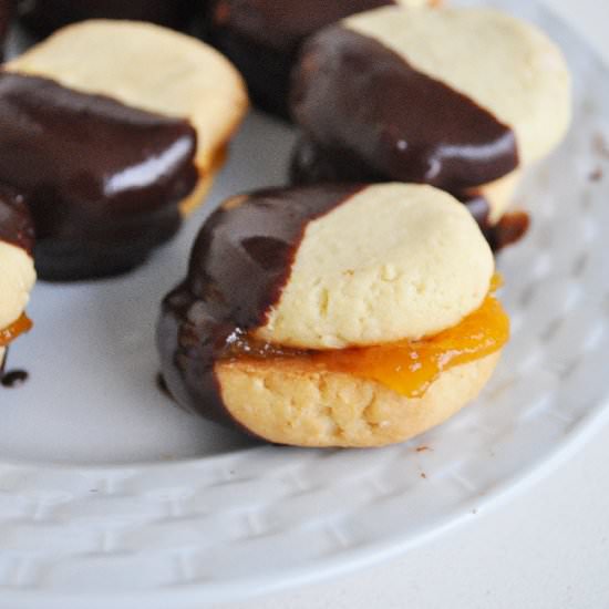 Chocolate Dipped Almond Sandwich
