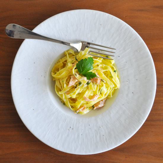 Fettuccine with Creamy Salmon Sauce