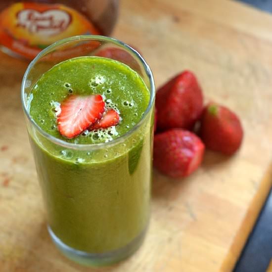 Strawberry Papaya Spinach Smoothie