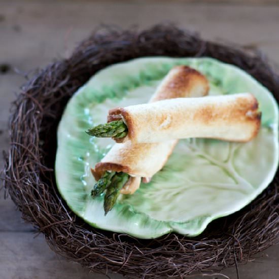 Asparagus Toasts