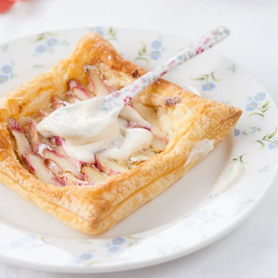 Creamy Rhubarb Tarts