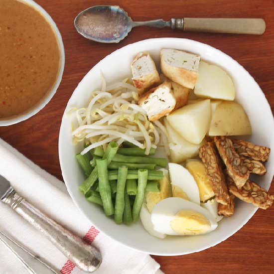 Indonesian Salad with Peanut Sauce