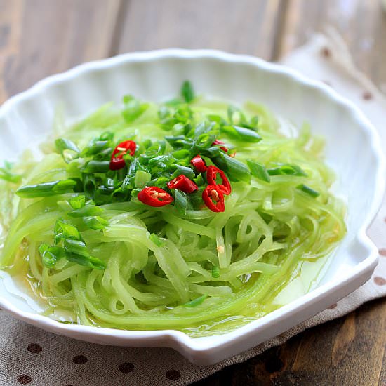 Celtuce Salad with Spring Onion