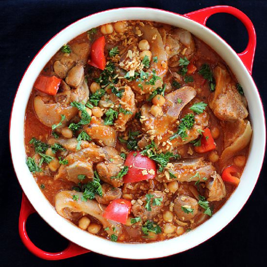 Garbanzos con Patas de Cerdo