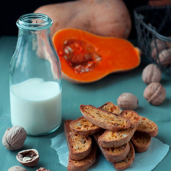 Pumpkin Biscotti with Dried Apricot