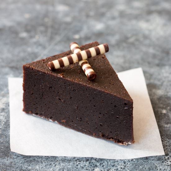 Flourless Chocolate Fudge Cake