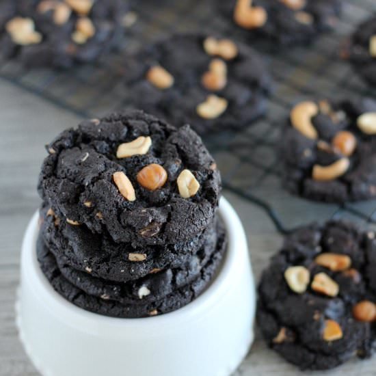 Dark Chocolate Caramel Cashew Cookies