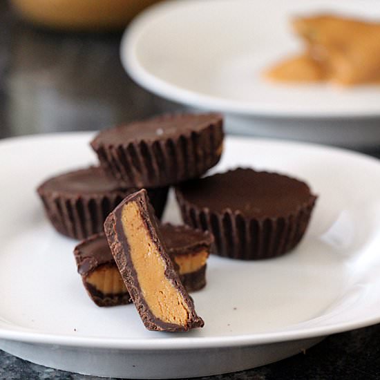 (Organic) Homemade Peanut Butter Cups