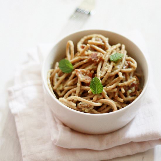 Creamy avocado pasta