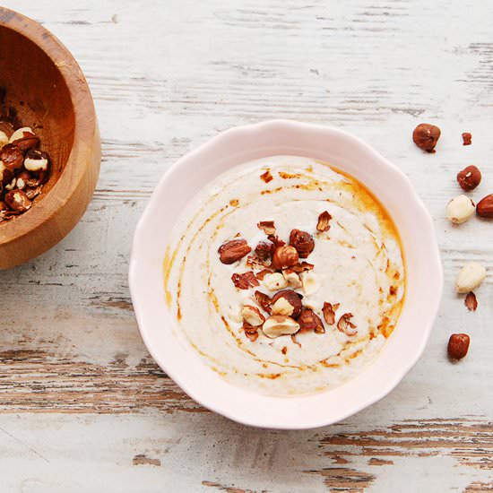 Oatmeal with hazelnuts
