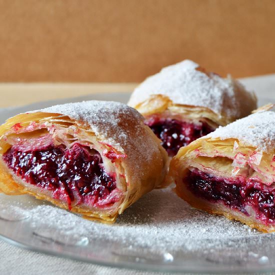 Strudel with Berries