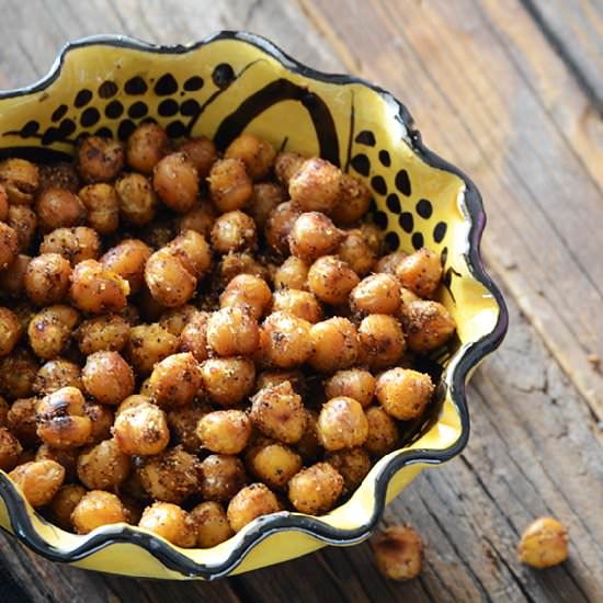 Falafel-Spiced Roasted Chickpeas