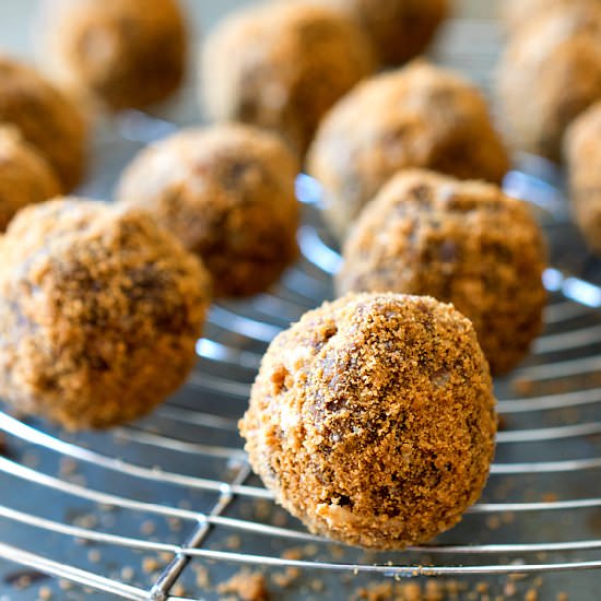 Crispy Chocolate Biscoff Truffles