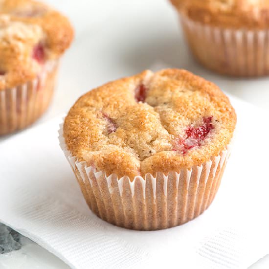 Fresh Strawberry Muffins