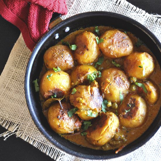 Peas Kachuri & Dum Aloo