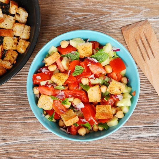 Chickpea Salad with Croutons