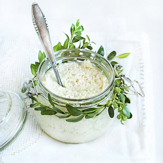 Horseradish sauce with ginger