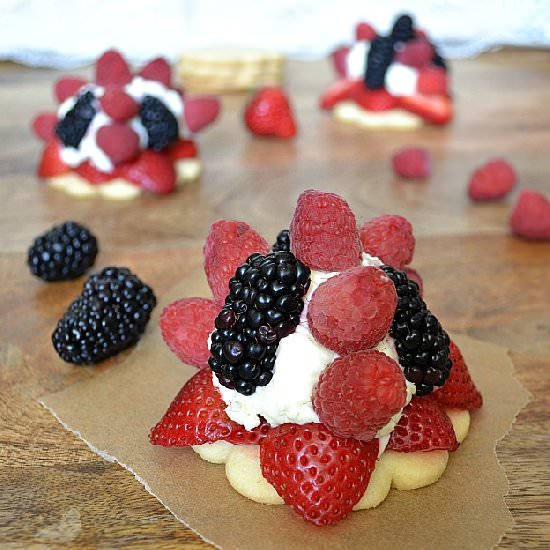 Berry Cream Tarts