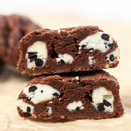 Chocolate Cookies N’ Cream Cookies