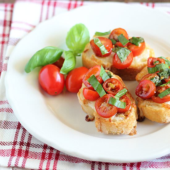 Tomato & Basil Bruschetta