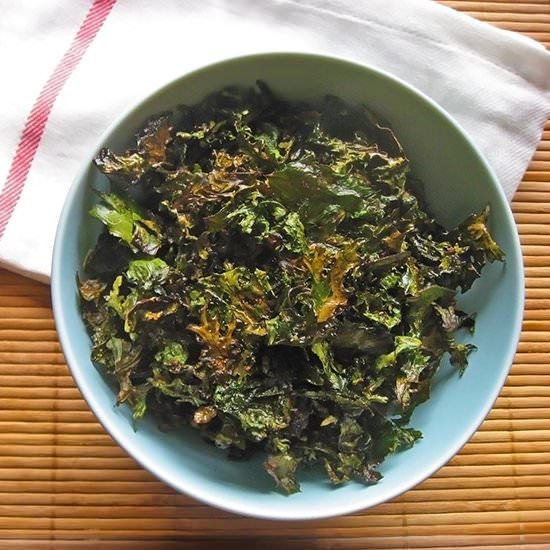 Kale Chips with Nutritional Yeast