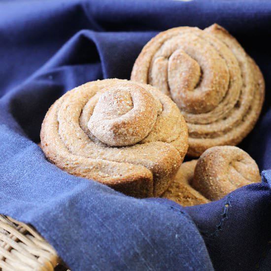 Honey Whole Wheat Buttermilk Rolls