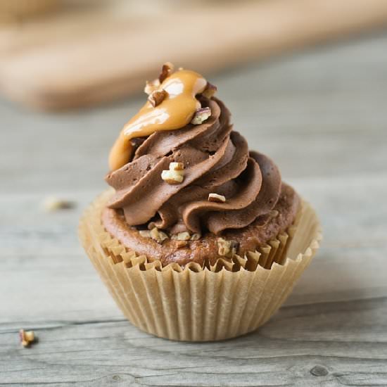 Caramel Turtle Cupcakes