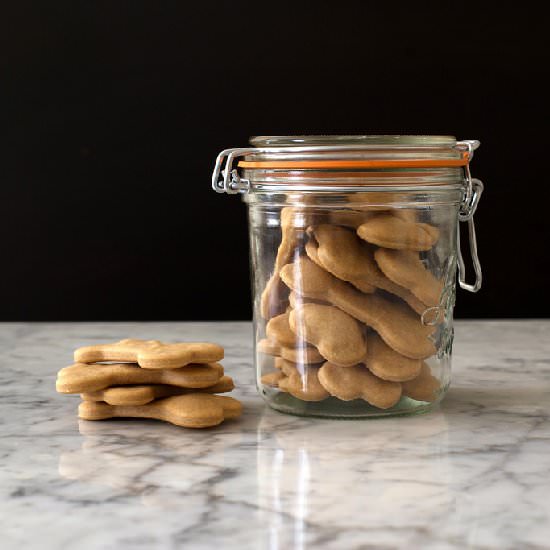 How to Make Dog Biscuits at Home