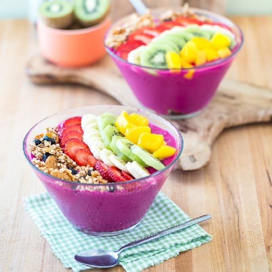Dragon Fruit Smoothie Bowl