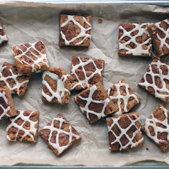 Cinnamon Roll Blondies